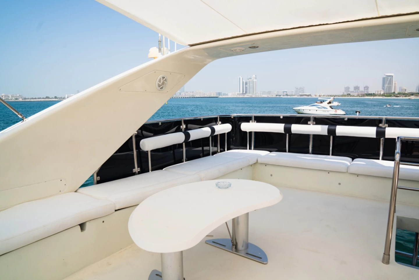80ft Luxury Yacht View
